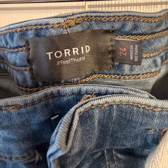 Torrid Light Blue Flare Jeans Plus Size 24 - Picture 7 of 7